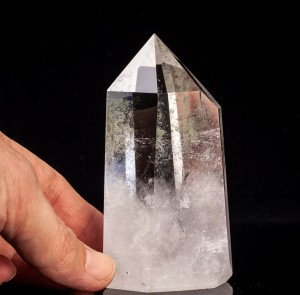Kryształ górski - Kwarc czysty Obelisk Odpromiennik TOP jakość fantomowy kryształ z duchem